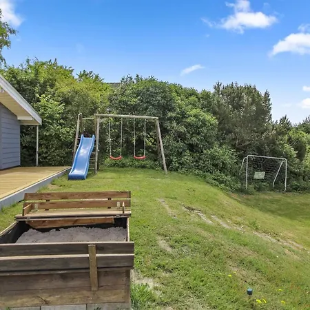 Lissi - 700m From The Sea In Djursland And Mols By Interhome
